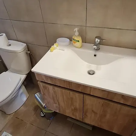 Gerys House דירה ניקיאנה