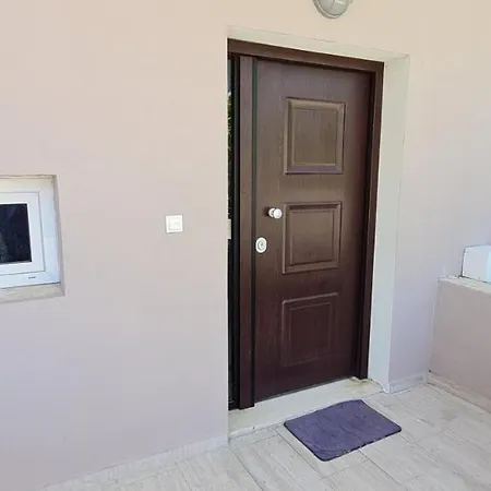 Gerys House * Nikiana